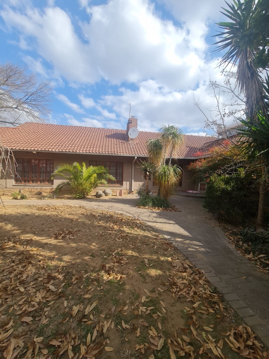 5 Bedroom Property for Sale in Sasolburg Free State